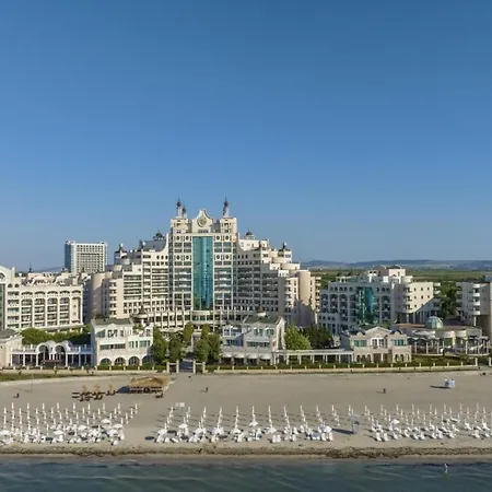 Sunset C8-24 アパート