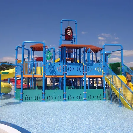 アパート Sunset C8-24 *