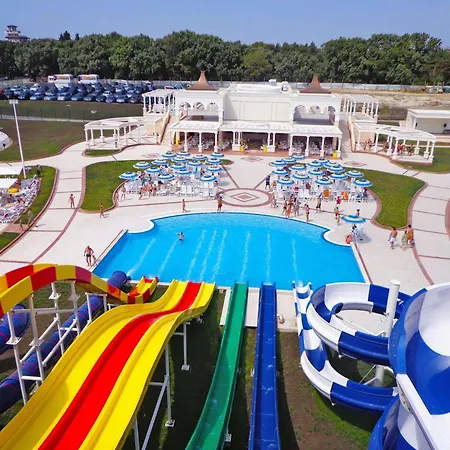 Sunset C8-24 アパート