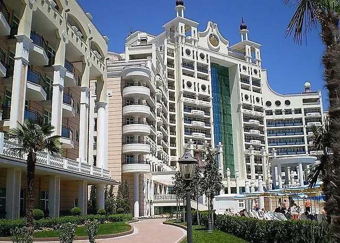 Sunset C8-24 公寓 *