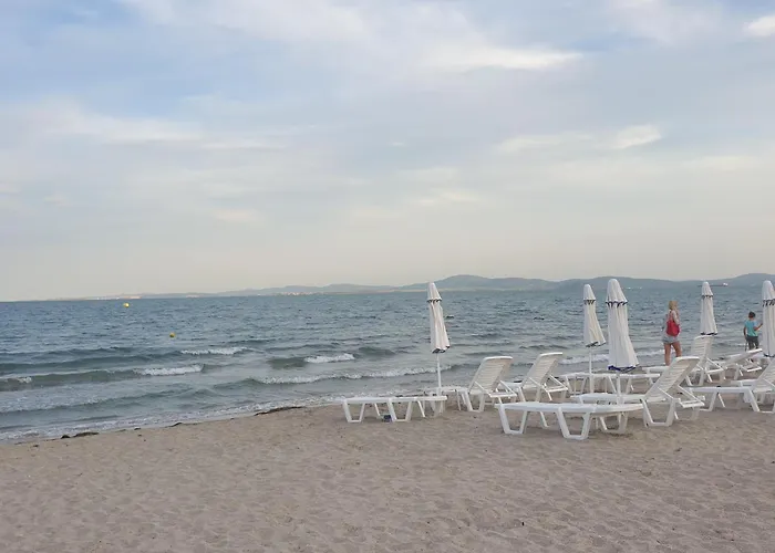 Sunset C8-24 公寓 *