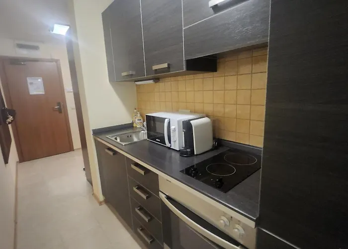 Sunset C8-24 Πομόριε